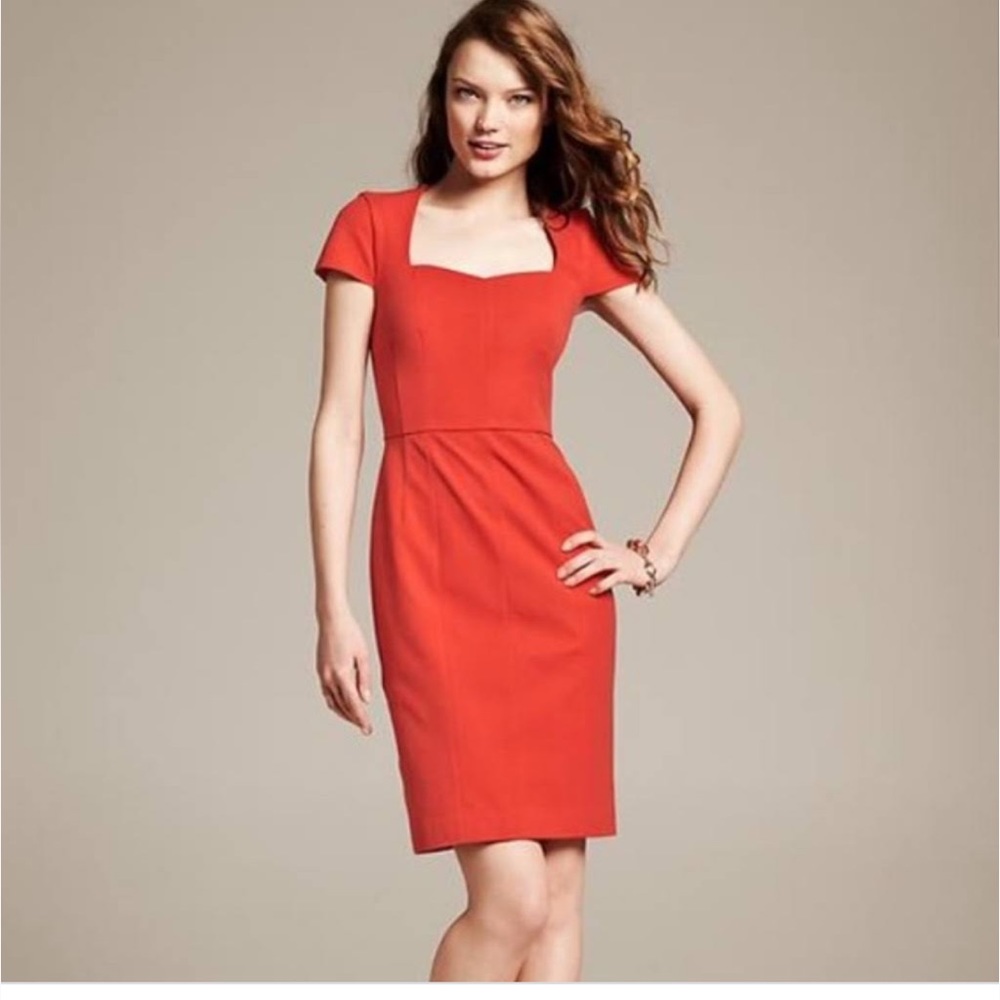 Banana Republic Sloan sheath dress in ponte fabric, sweetheart neckline sz 4